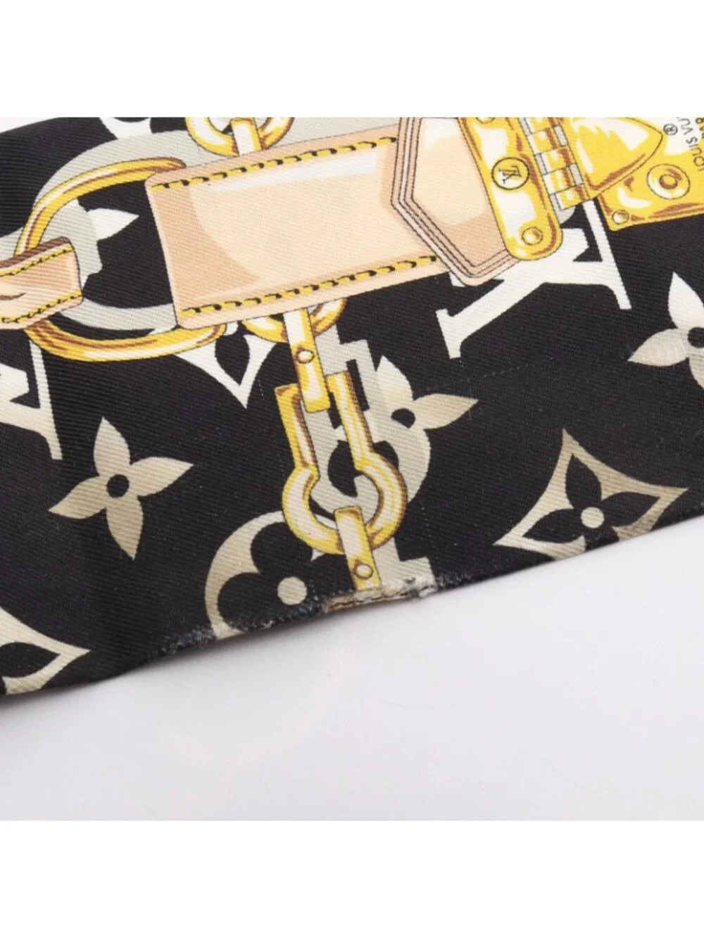 Louis Vuitton showing signs